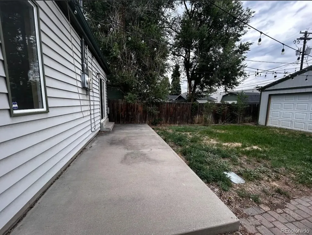 2820 S Acoma Street Englewood CO 80110