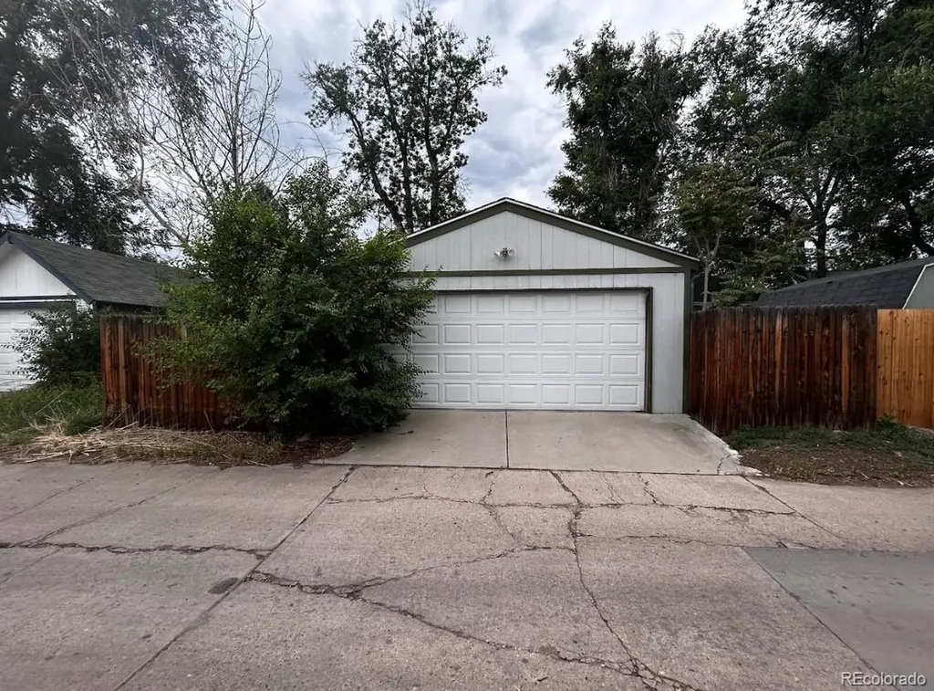 2820 S Acoma Street Englewood CO 80110