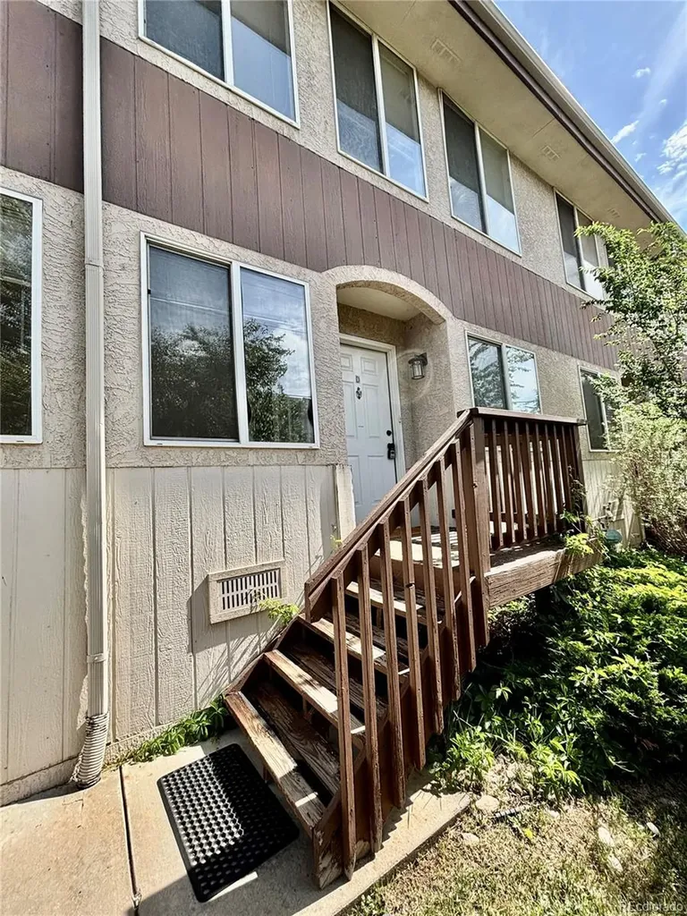 10640 W 12th Lane Lakewood CO 80215