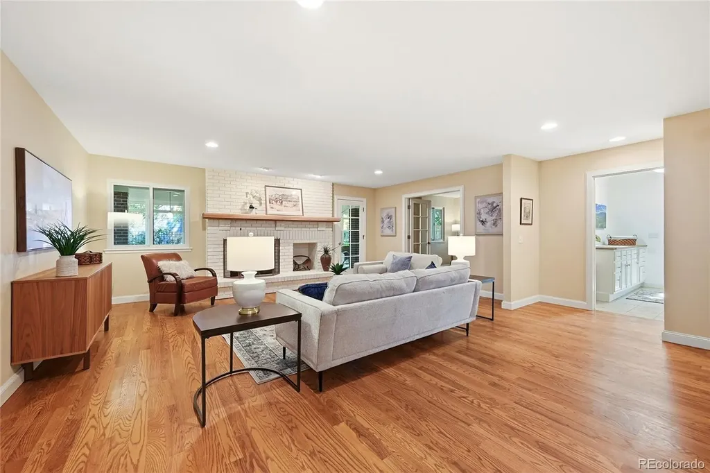3056 E Hinsdale Avenue Centennial CO 80122