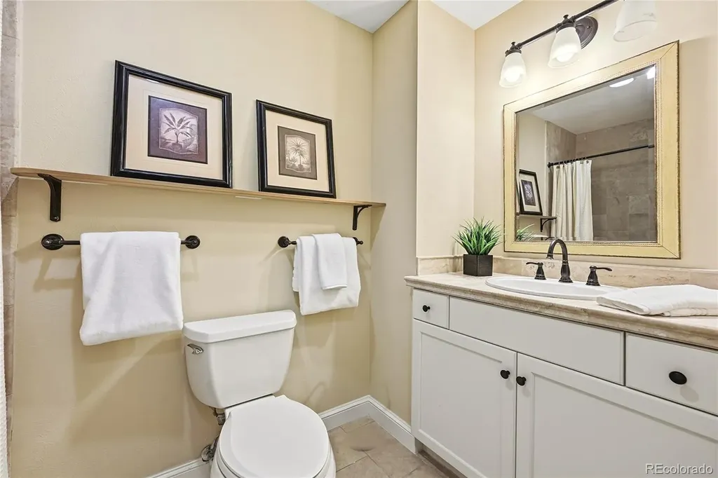 3056 E Hinsdale Avenue Centennial CO 80122