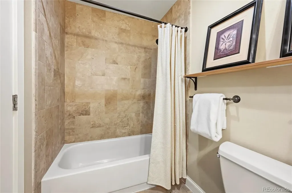3056 E Hinsdale Avenue Centennial CO 80122