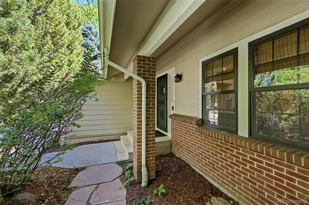 3056 E Hinsdale Avenue Centennial CO 80122