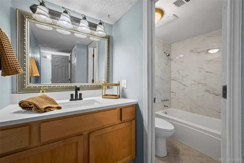 3121 S Tamarac Drive Denver CO 80231