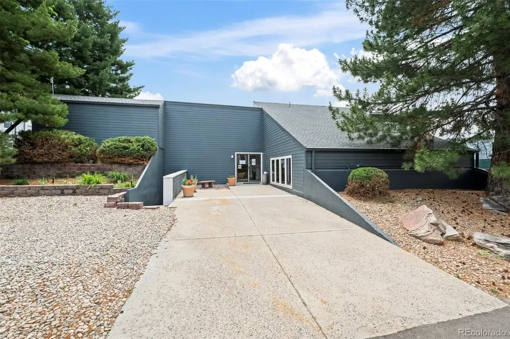 3121 S Tamarac Drive Denver CO 80231