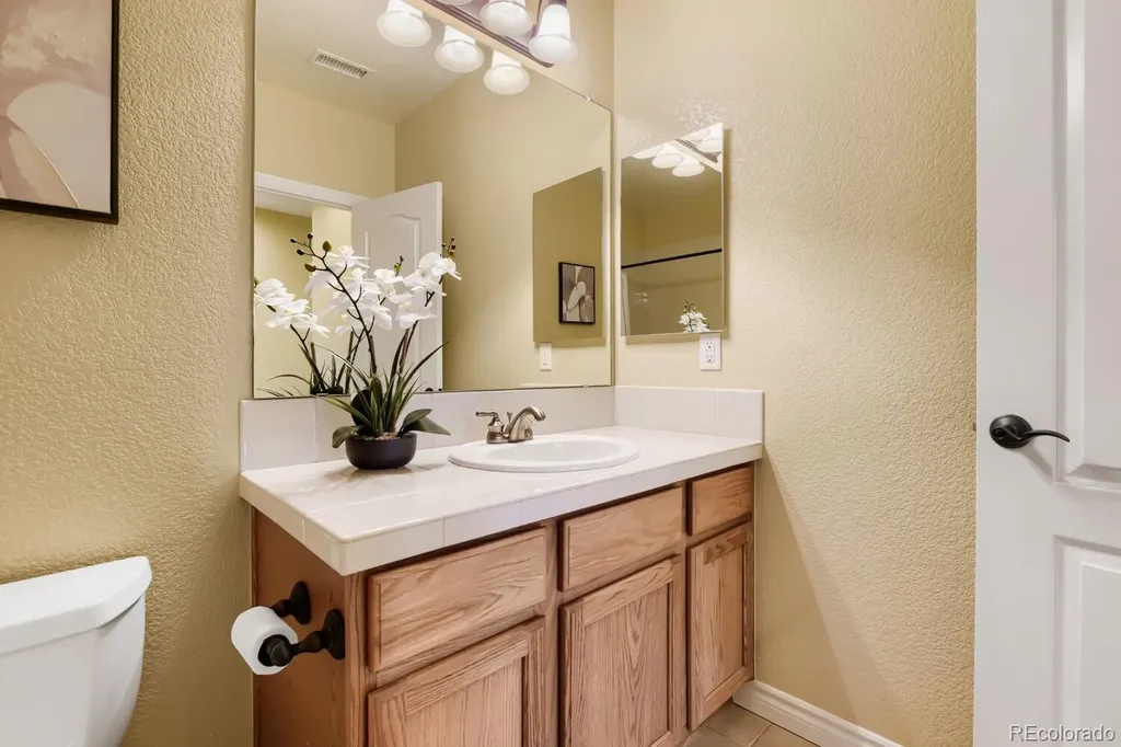 9421 Viaggio Way Highlands Ranch CO 80126