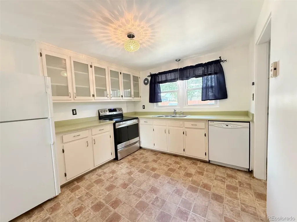 2443 Paseo Road Colorado Springs CO 80907