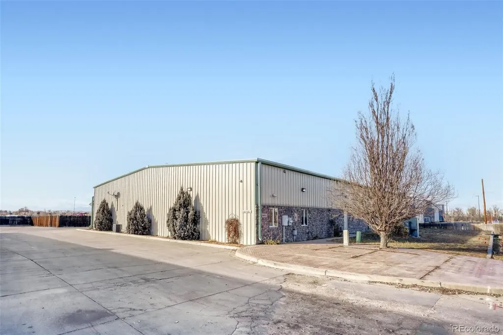 8681 Rosemary Street Commerce City CO 80022