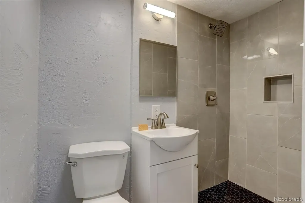 4926 Sherman Street Denver CO 80216