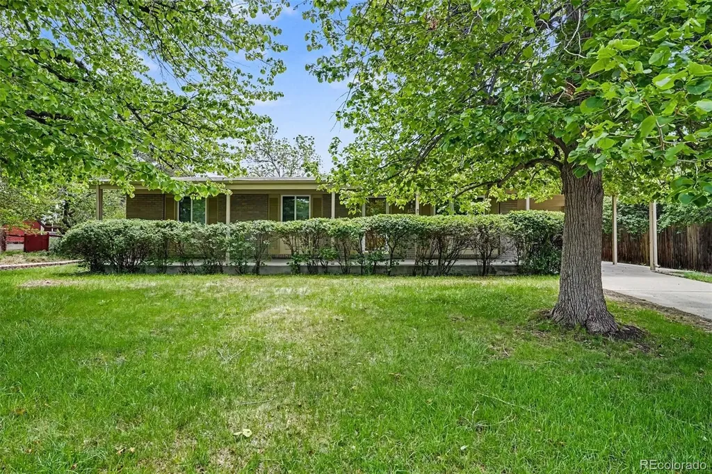 748 W Larigo Avenue Littleton CO 80120