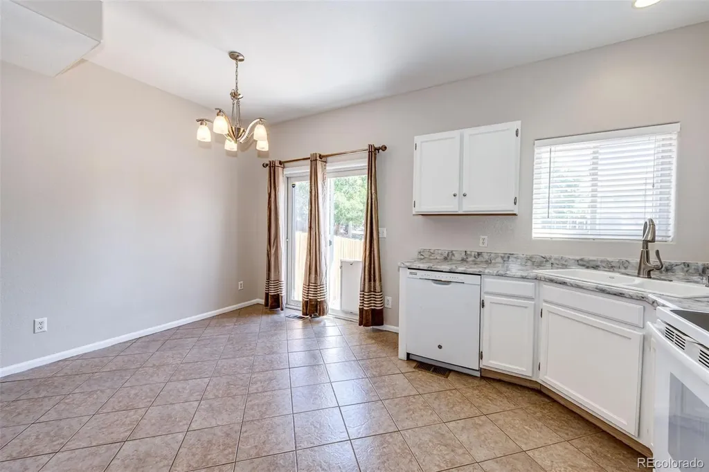 4572 S Crystal Way Aurora CO 80015