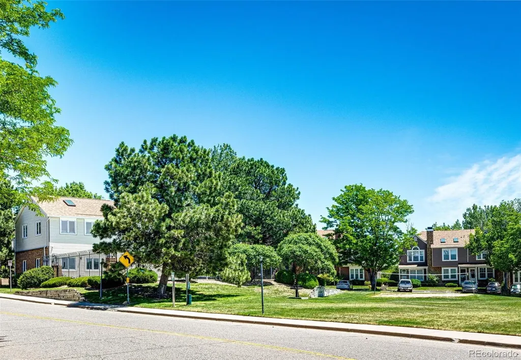 4572 S Crystal Way Aurora CO 80015