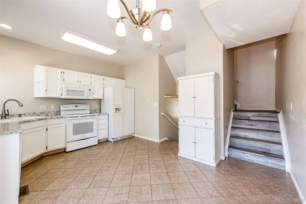 4572 S Crystal Way Aurora CO 80015