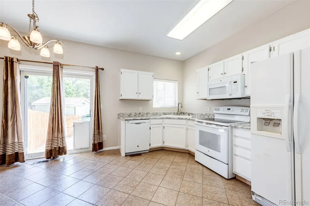 4572 S Crystal Way Aurora CO 80015