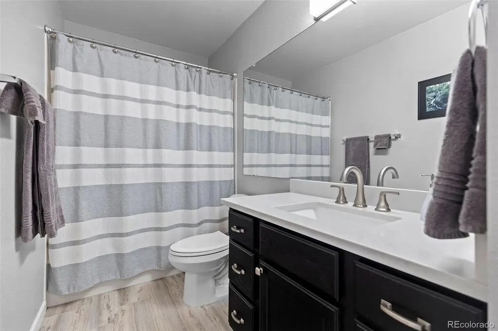 2760 W Greens Court Littleton CO 80123