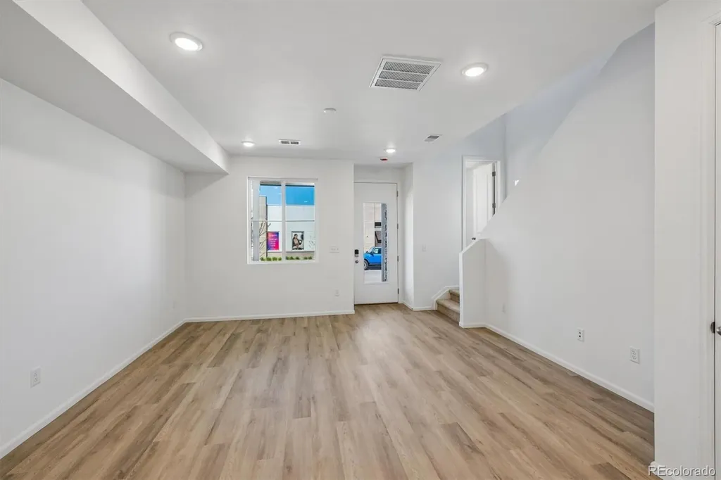 542 Pagosa Street Aurora CO 80017