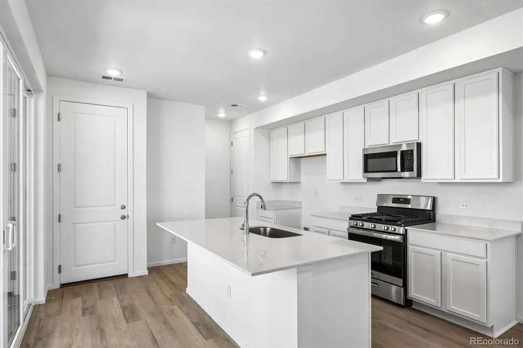 542 Pagosa Street Aurora CO 80017
