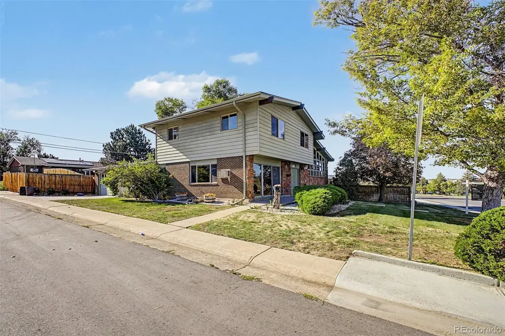 8289 Greenwood Boulevard Denver CO 80221