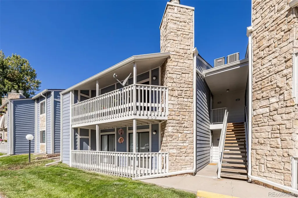 8335 Fairmount Drive Denver CO 80247