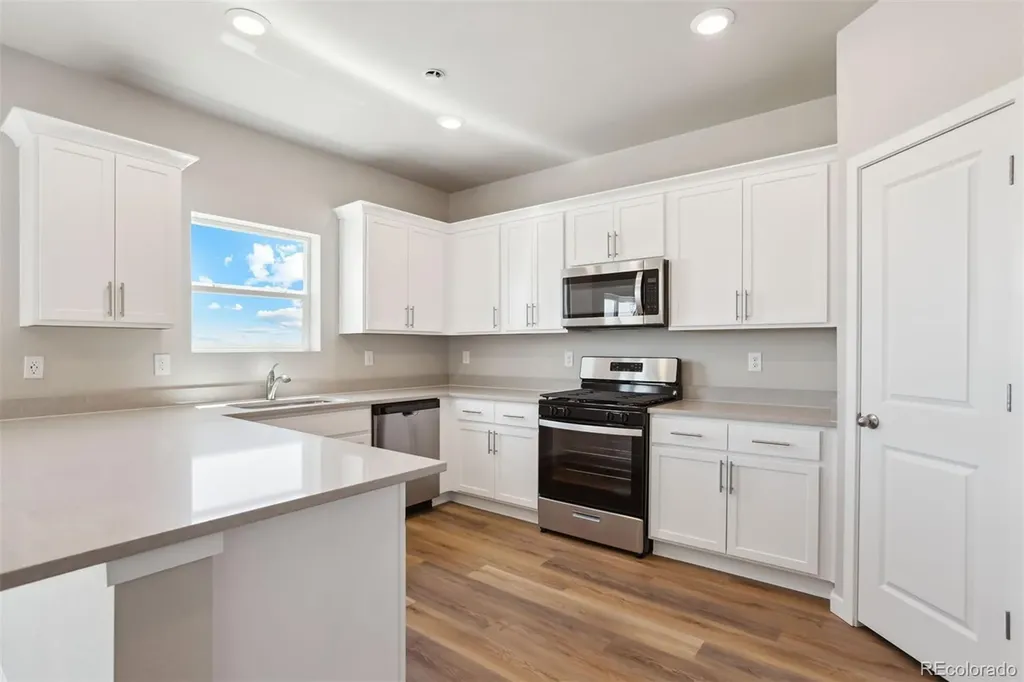 48180 Shetland Drive Bennett CO 80102