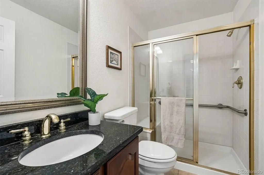 6129 S Newark Way Englewood CO 80111