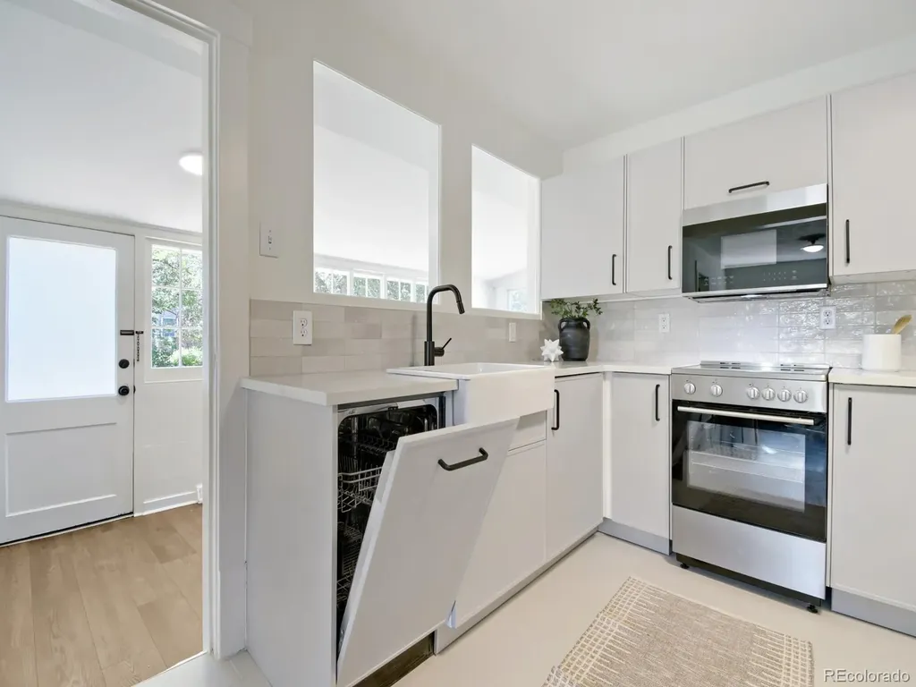 4985 Newton Street Denver CO 80221