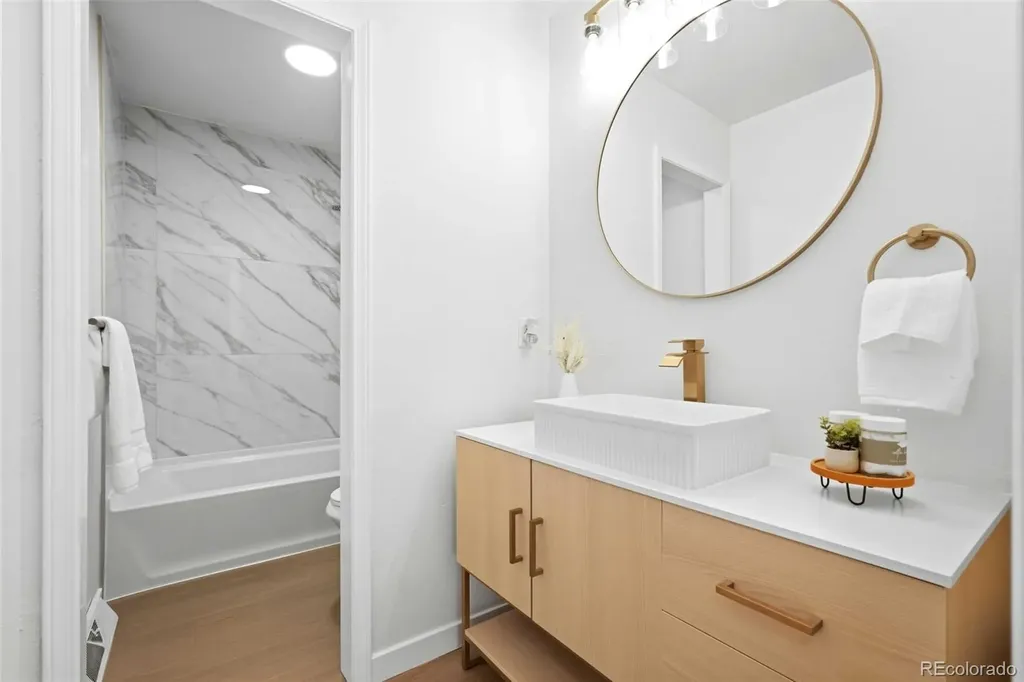 2713 S Paris Place Aurora CO 80014