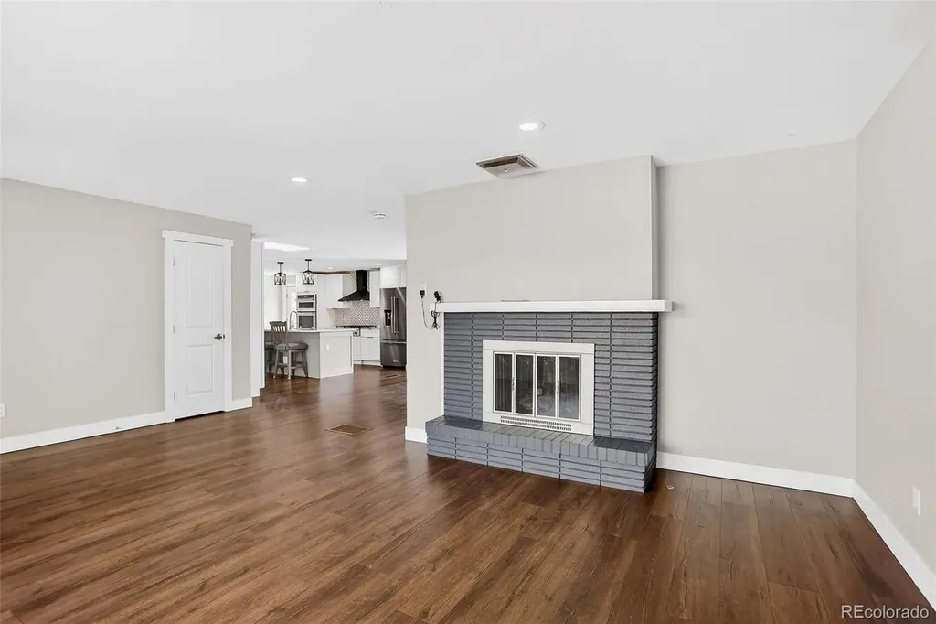 6174 S Fairfield Street Littleton CO 80120