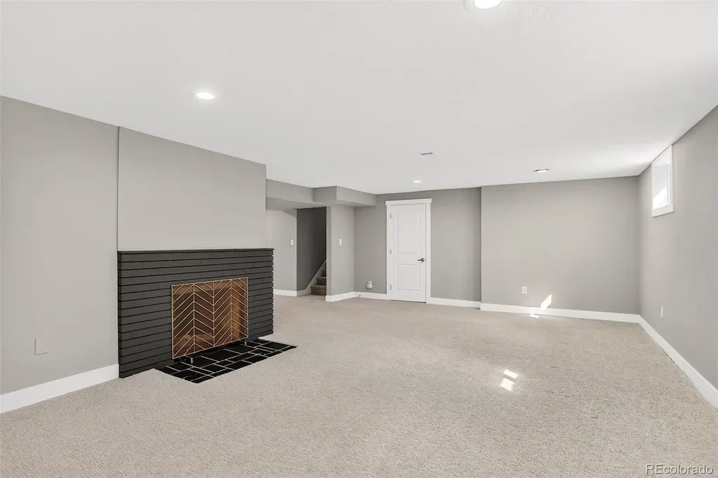 6174 S Fairfield Street Littleton CO 80120