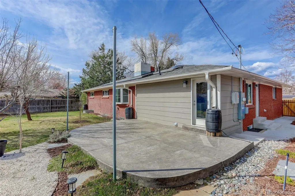 6174 S Fairfield Street Littleton CO 80120
