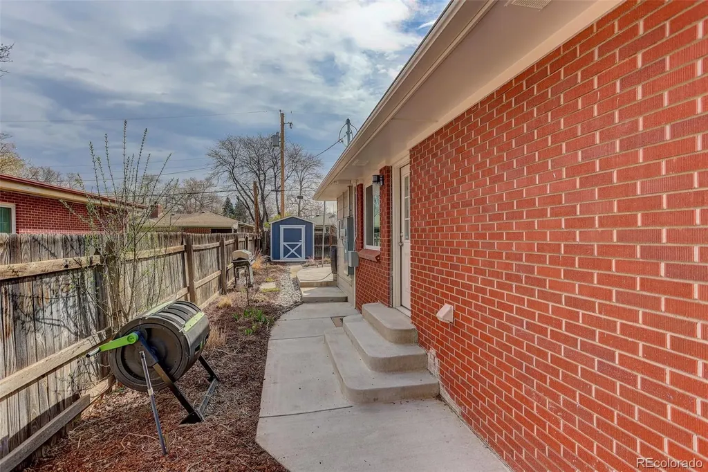 6174 S Fairfield Street Littleton CO 80120