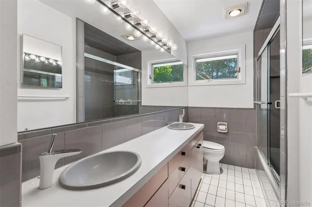 2083 S Alton Way Denver CO 80231