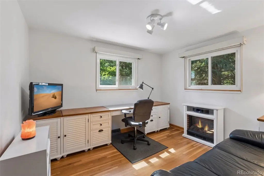 2083 S Alton Way Denver CO 80231