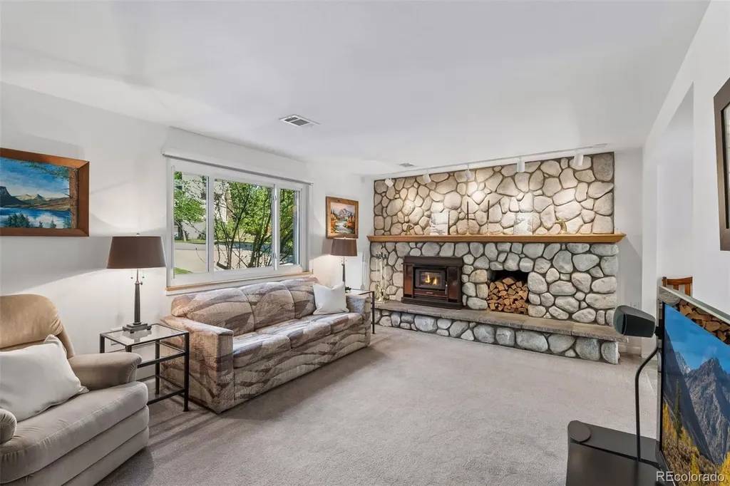 2083 S Alton Way Denver CO 80231