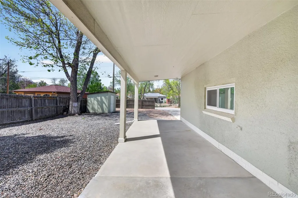 1769 Hanover Street Aurora CO 80010