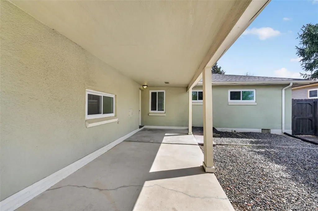 1769 Hanover Street Aurora CO 80010