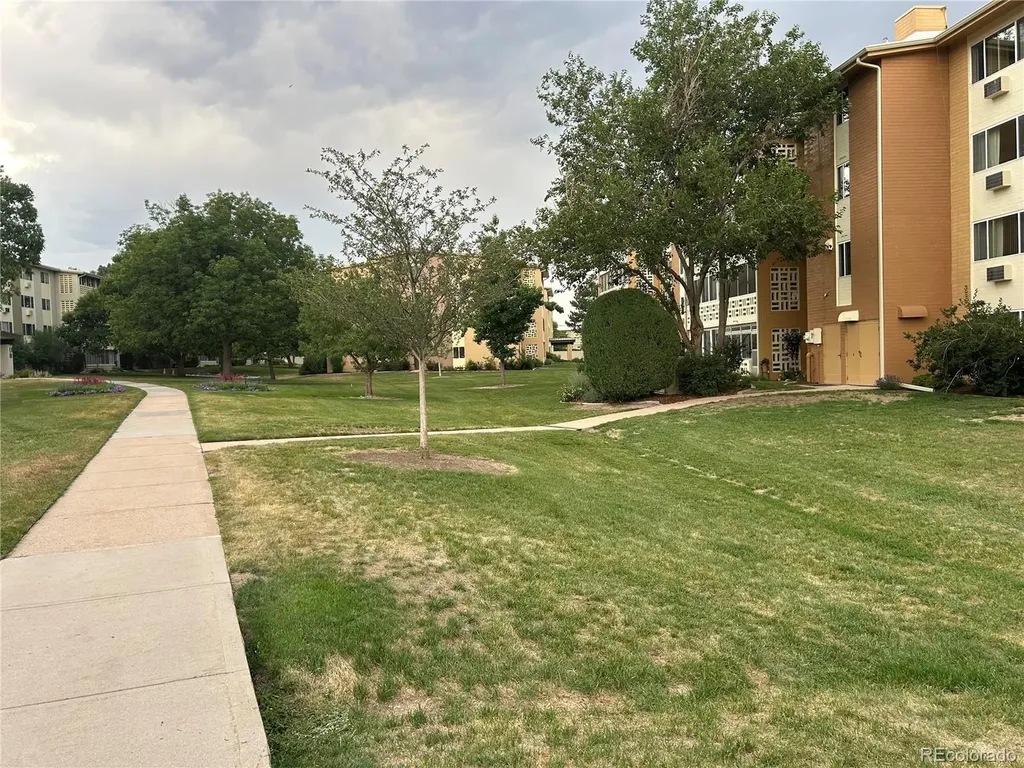 665 S Alton Way Denver CO 80247