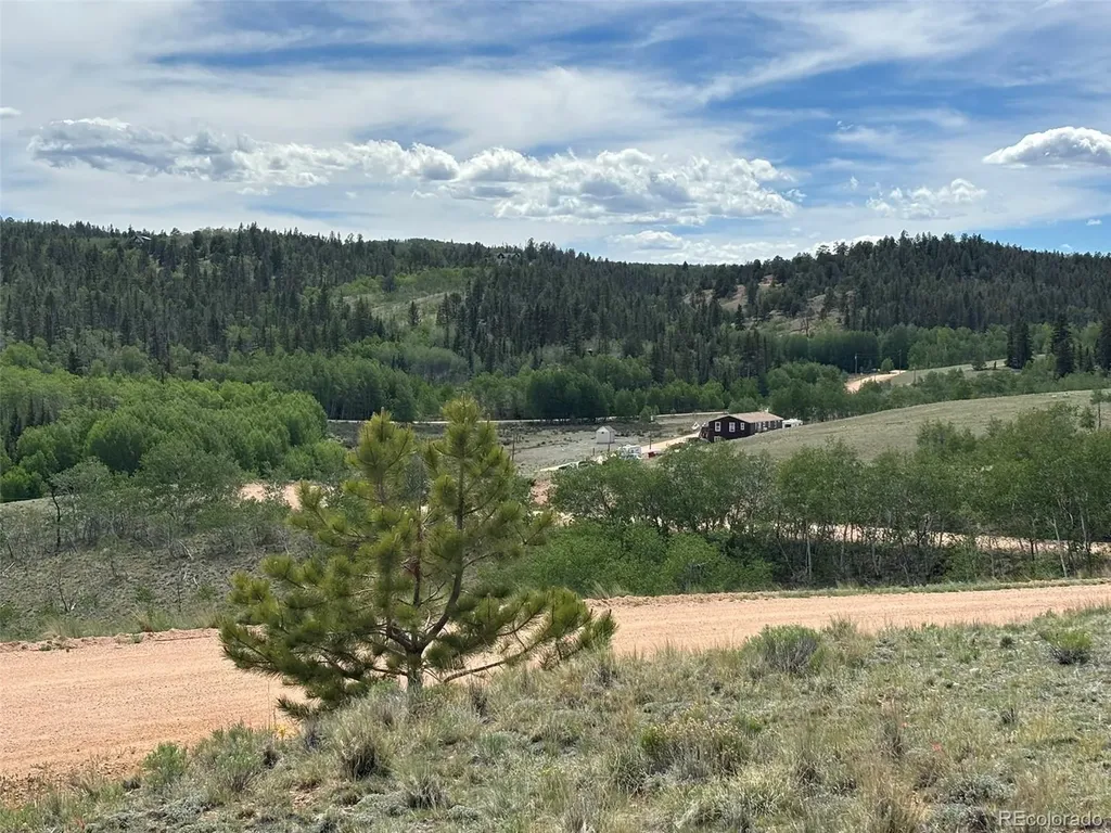 135 Hawk Way Como CO 80432