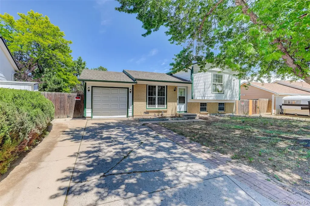 1672 S Rifle Street Aurora CO 80017