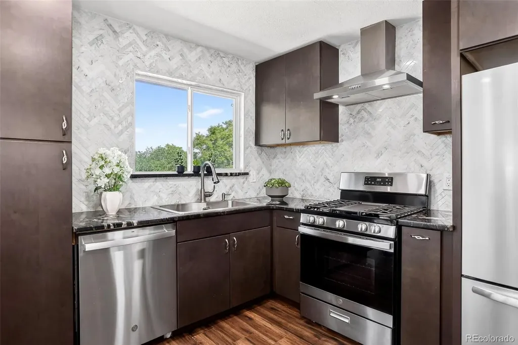 1672 S Rifle Street Aurora CO 80017