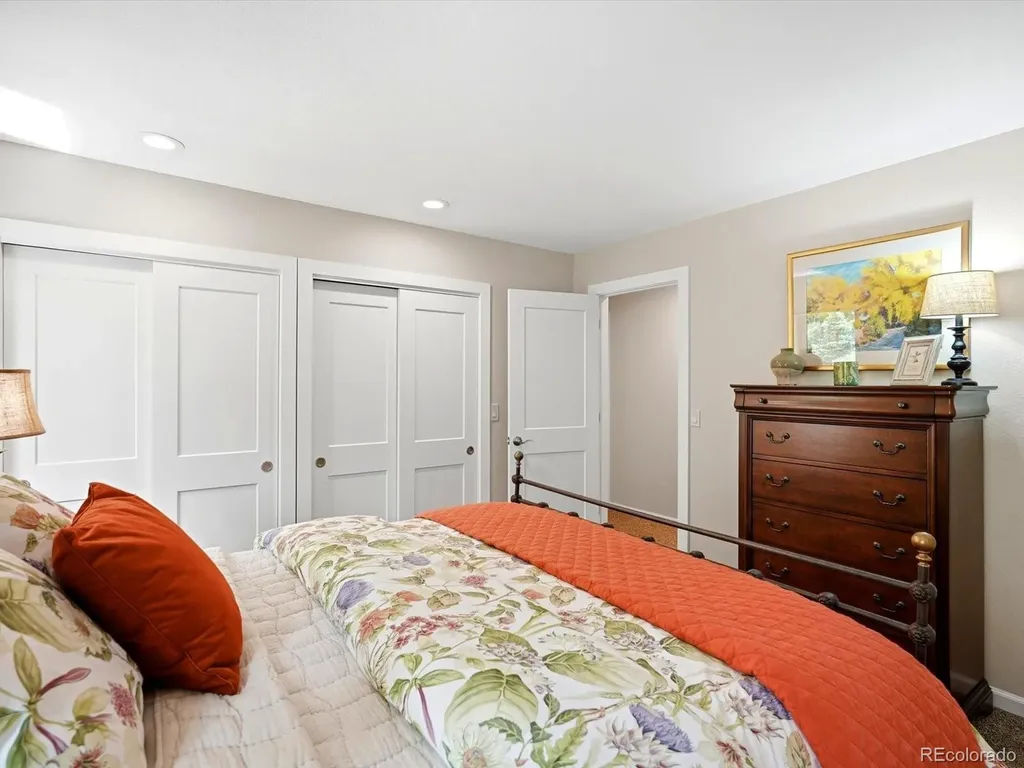6081 Silver Thorn Run Littleton CO 80125
