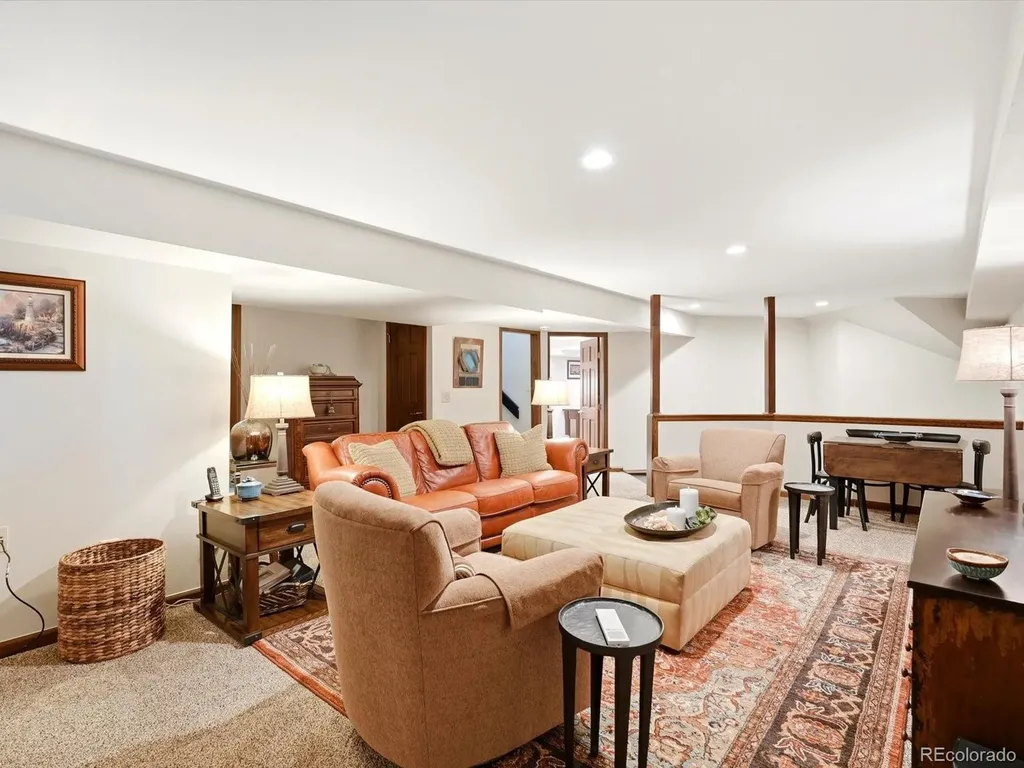 6081 Silver Thorn Run Littleton CO 80125