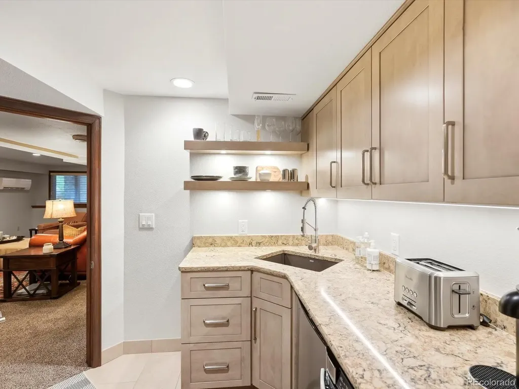 6081 Silver Thorn Run Littleton CO 80125