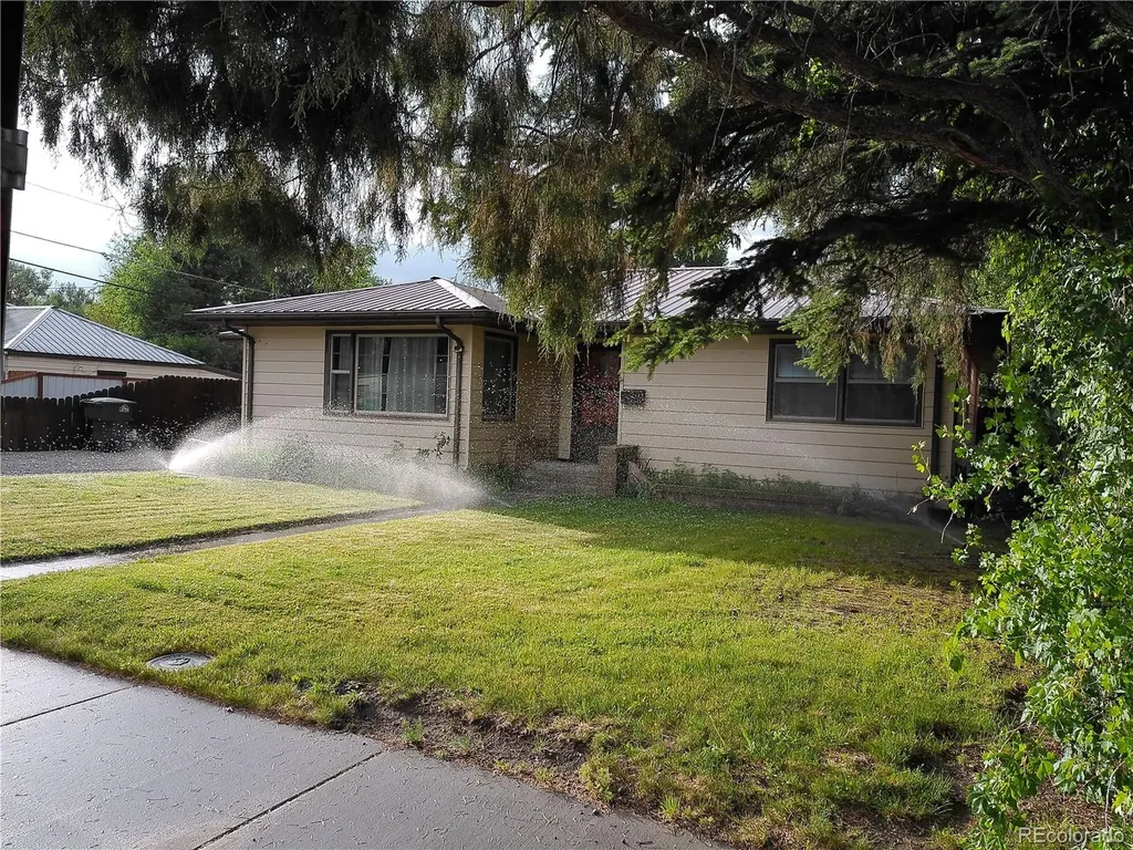 711 1st Street Alamosa CO 81101