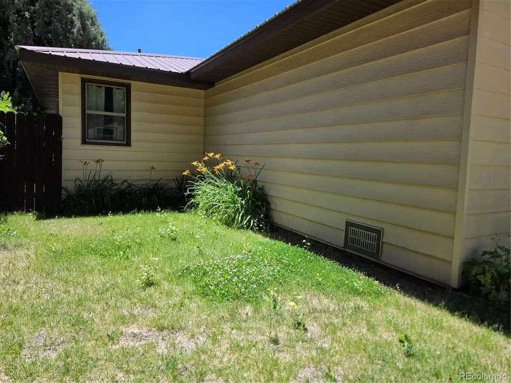 711 1st Street Alamosa CO 81101