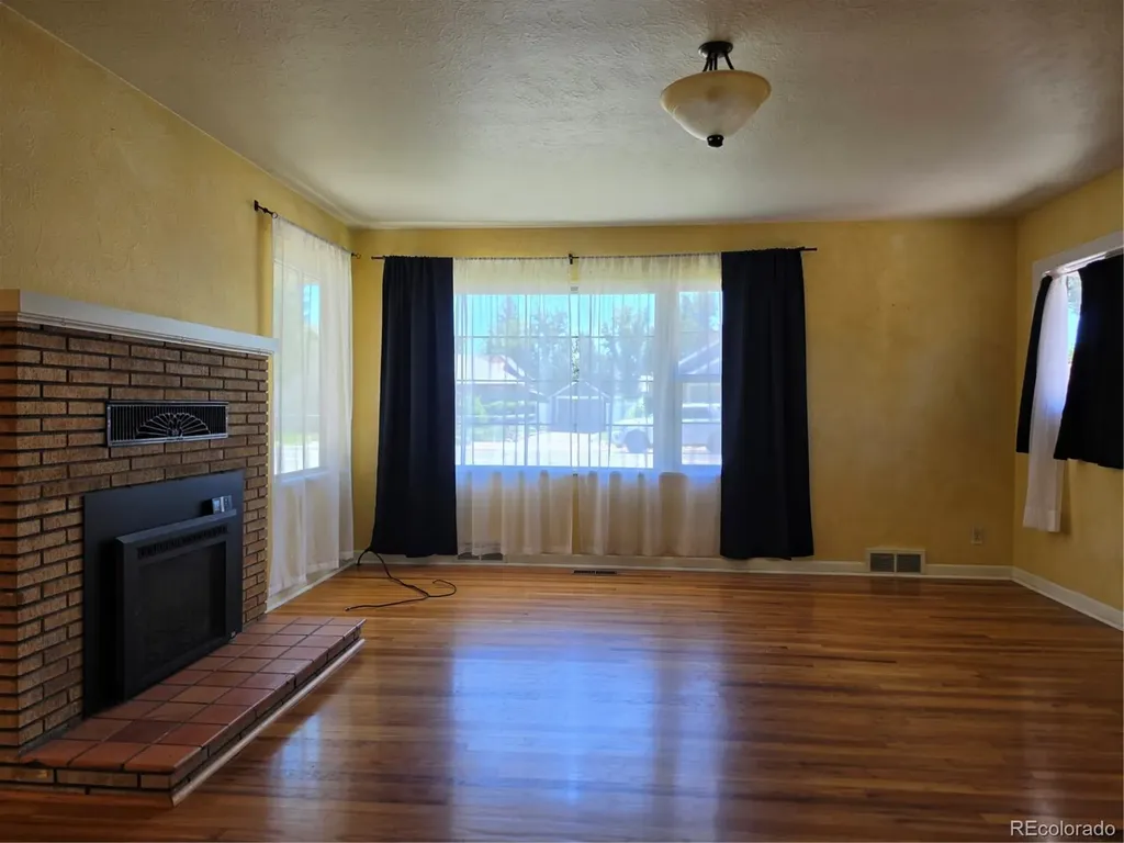 711 1st Street Alamosa CO 81101