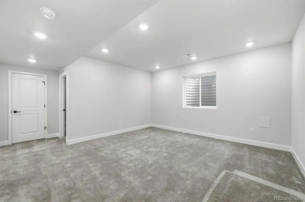 8726 Middle Fork Street Littleton CO 80125