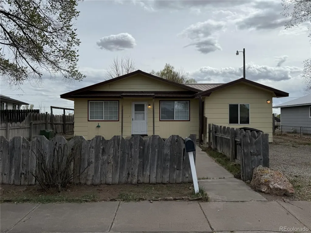 202 Fourteenth Street Alamosa CO 81101