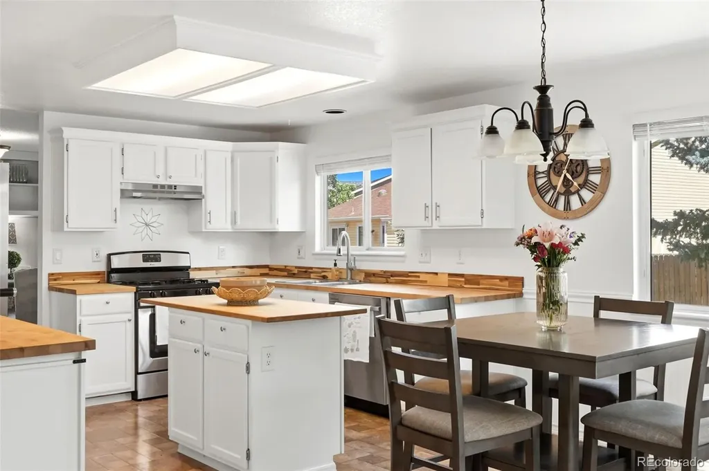 5512 S Ward Way Littleton CO 80127