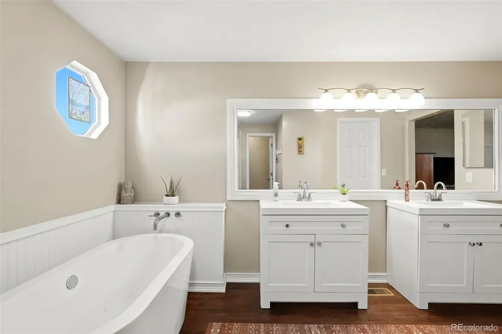 5512 S Ward Way Littleton CO 80127